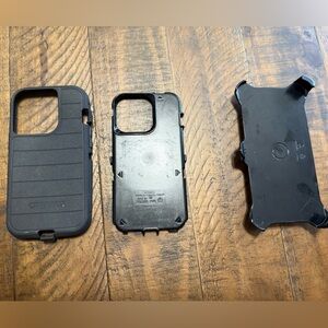 iPhone 13 Pro OtterBox Black Rugged Phone Case with Multi-Layer Protection